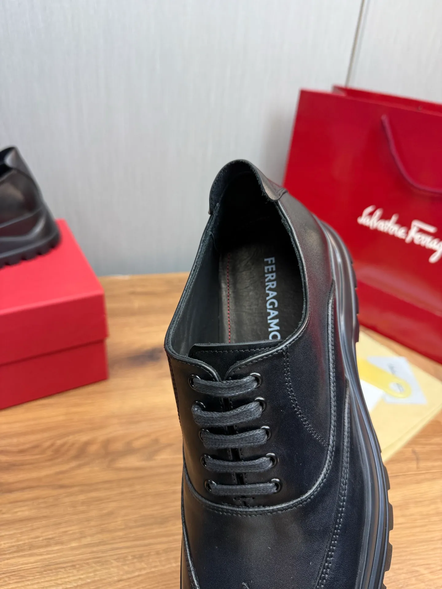 Men's shoes 💰880💰 Ferragamo. [Ferragamo] Men's Loaf leather shoes, the latest hot style, 1:1 original purchase quality, top quality, imported open-edge beaded cowhide leather on the upper, hand-made three-dimensional stitching highlights the round toe design, the inner feet are made of imported cowhide, with original wear-resistant rubber outsole, matching code 39-44, (38, 45 custom-made, non-refundable)